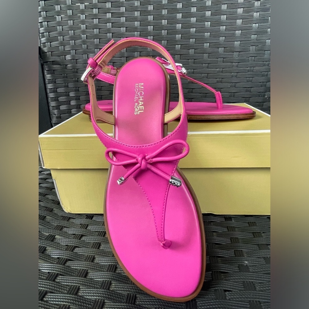 Michael Kors Shoes,Michael Kors Sandals,Michael Kors Pink T-Strap Sandals - Picture 4 of 11